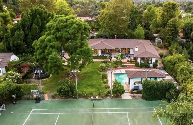 4678 White Oak Avenue Gallery 2