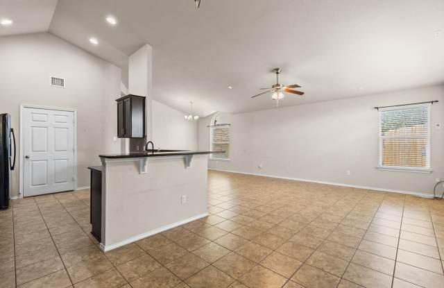 Great 4 Bedroom 2 Bath Home in Midway ISD with a nice yard in Sendero Springs! Gallery 3