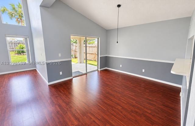 12550 CASTLEMAIN TRL Gallery 3