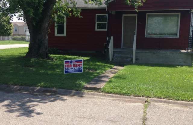 2 Bedroom 1 Bath St. Albans Home with Fenced in Backyard. photos photos