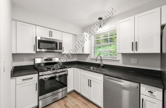 SPECIAL!! *1st month rent free with a 13 month lease - 2787 White Oak Drive, Belvedere Park, GA 30032