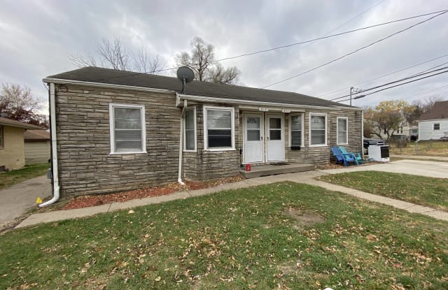213 E Shawnee Avenue - 213 East Shawnee Avenue, Des Moines, IA 50313