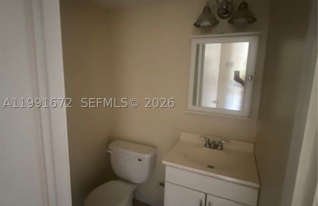 13500 NE 3rd Ct Gallery 4