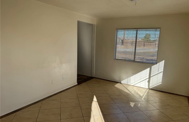 21430 Nisqually Road - 21430 Nisqually Road, Apple Valley, CA 92308