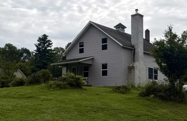 107 Cohasset Road Gallery 1