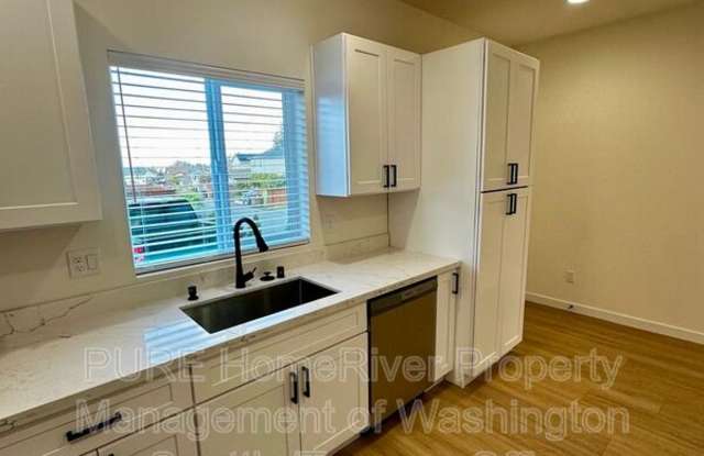 4749 Court R Gallery 4