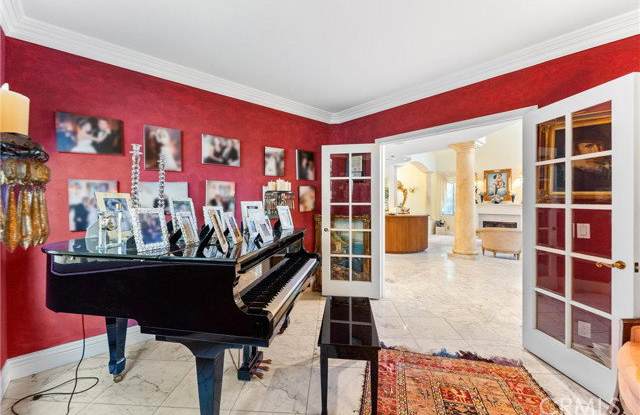 27201 South Ridge Drive Gallery 1