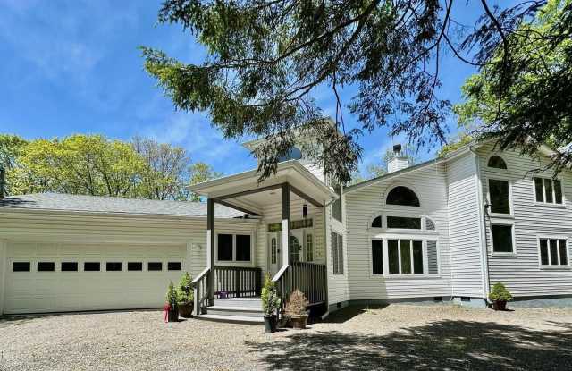 142 Eisenhower Drive photos photos