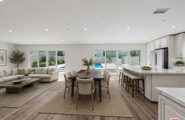 5035 Zelzah Avenue photos photos