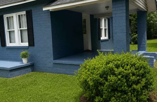 3726 Irwinton Road Gallery 3