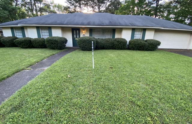 5075 Riverwood Cir - 5075 Riverwood Circle, Jackson, MS 39211