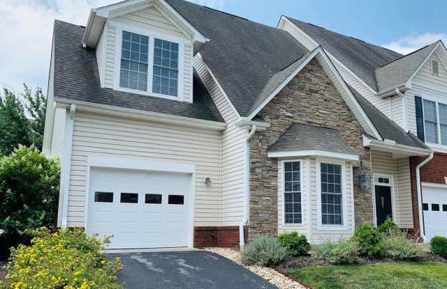 3 Bedroom 3.5 Bath End Unit Townhouse photos photos