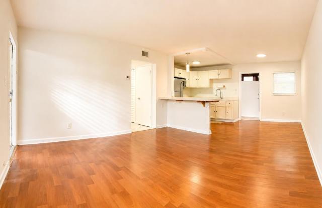 5112 Hollywood Boulevard Gallery 2