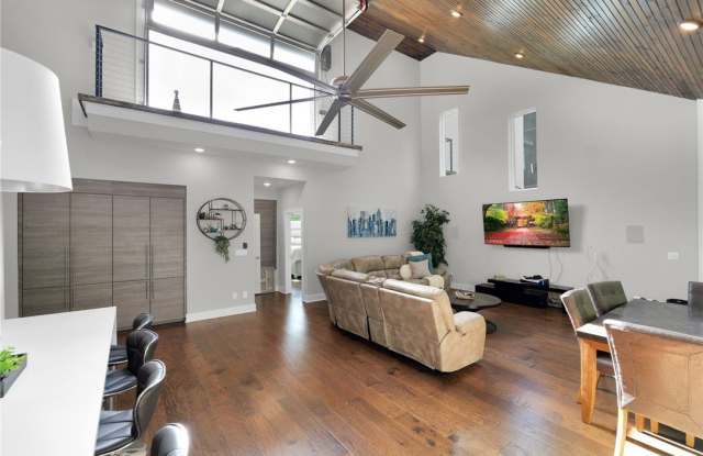 1546 N Desoto Place Gallery 4