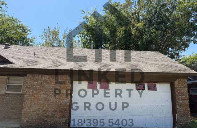 Beautiful Fully Remodeled 3 bedroom in the Heart of Broken Arrow Gallery 3