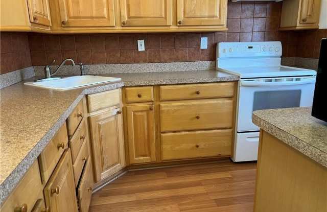 1319 E Hillsboro Blvd photos photos