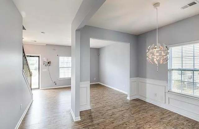 374 Hartleigh Drive Gallery 4