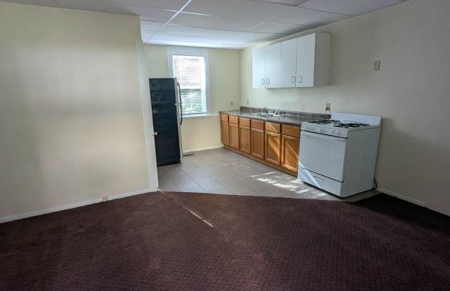 One-bedroom, one-bath apartment near downtown Massillon Gallery 3