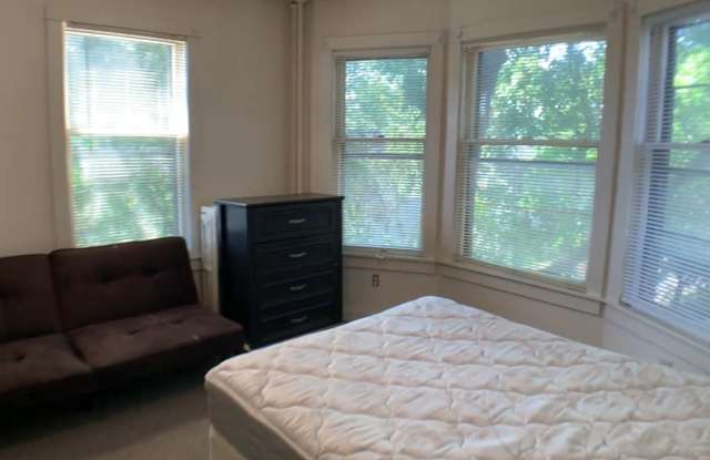 202 Williams St., 3 Gallery 4