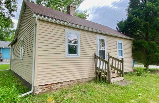 2 Bedroom Home in Lowell photos photos