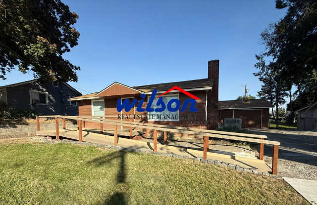 Newly Remodeled 2BR/1BA House with Bonus Room, Garage, and More! photos photos