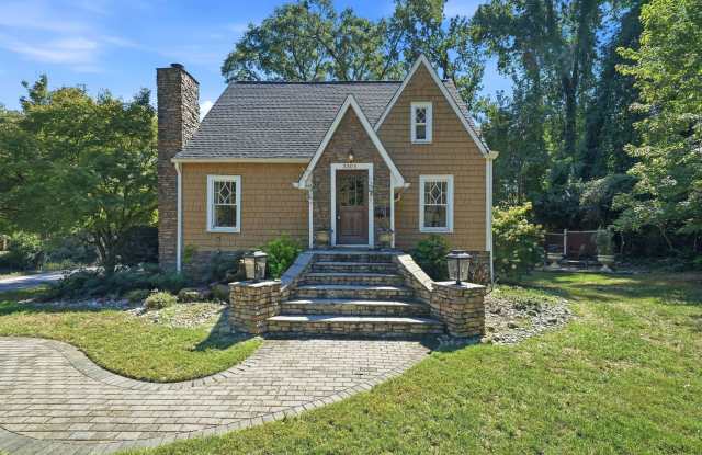 3305 Cambridge Road- Updated Charming Bungalow Gallery 1