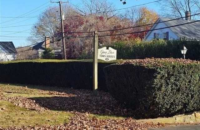 20 W Warwick Avenue unit: 3 photos photos