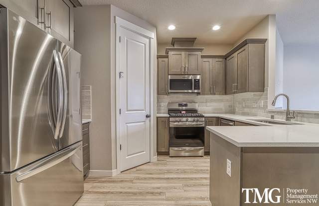 New Contemporary 3 Bed 2.5 Bath Style Home in Mt.Vista! photos photos