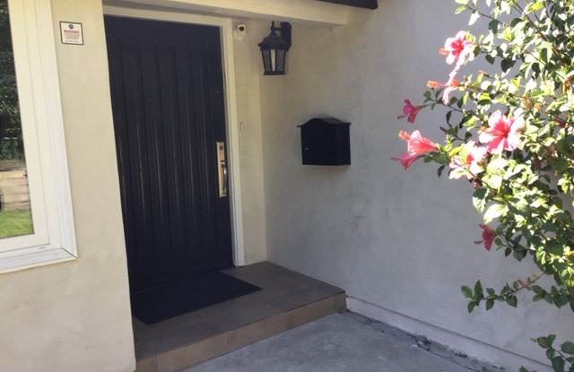 4805 Lindley Avenue - 4805 Lindley Avenue, Los Angeles, CA 91356