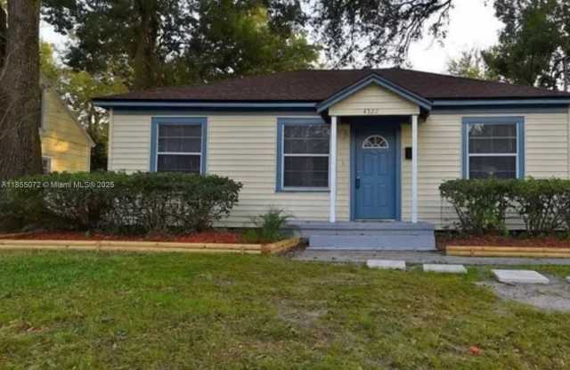 4522 Kingsbury Street photos photos