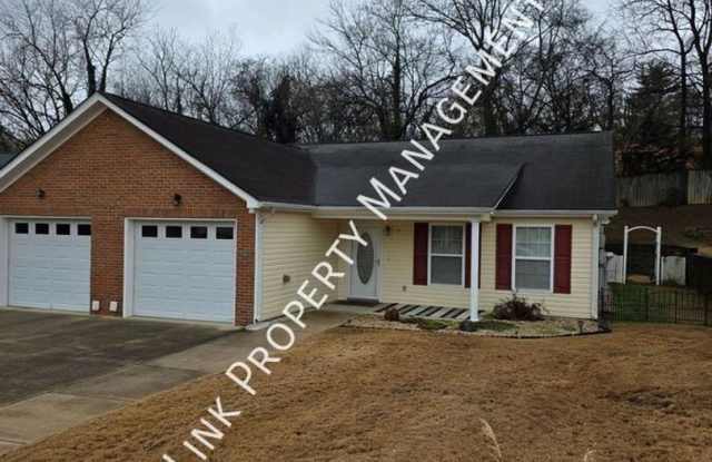 Beautiful 2 bedroom 2 full bath Condo near Missionary Ridge with garage, washer and dryer and gas fireplace - 21 Sheila Gail Lane, Lakeview, GA 30741