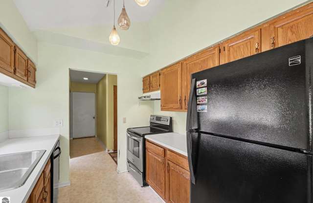 983 Meadowbrook Drive Gallery 3