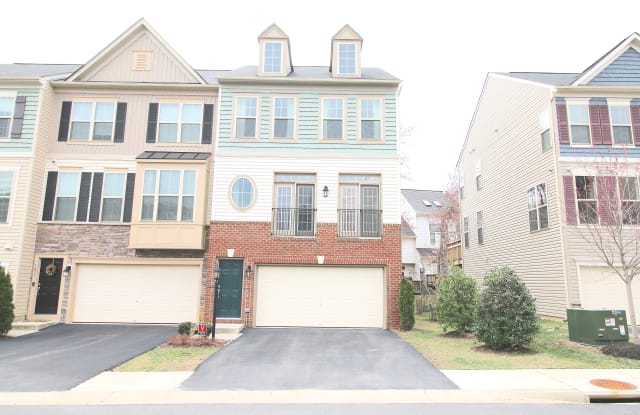 1433 Occoquan Heights Ct - 1433 Occoquan Heights Ct, Occoquan, VA 22125