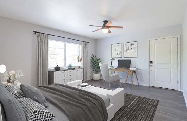 Mark-Hall photos photos