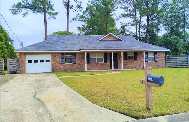 734 Robin Hood Dr - 734 Robin Hood Drive, Hinesville, GA 31313