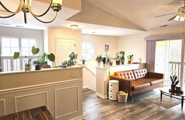 9440 SCARLET OAK Drive Gallery 2