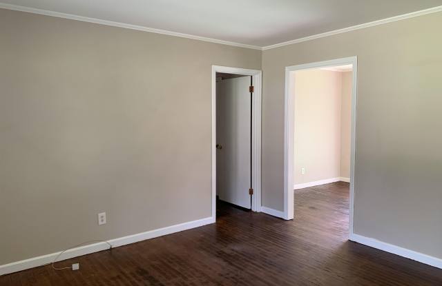3240 Commodore Drive Gallery 3