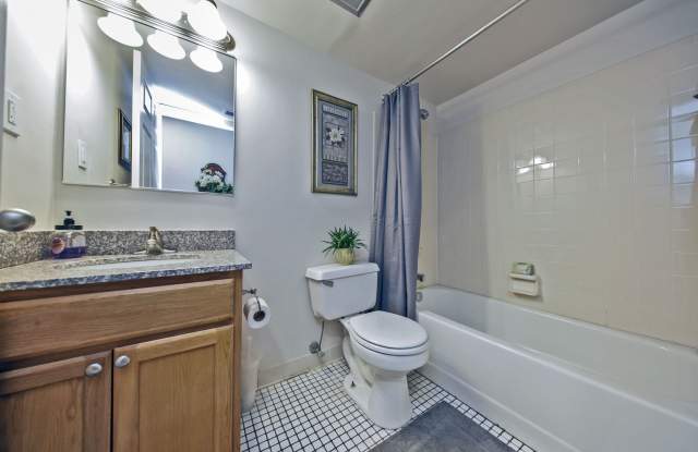 Old Orchard Apartments Gallery 2