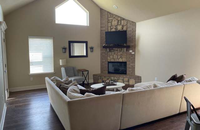Wylie 3/2/2 Gallery 3