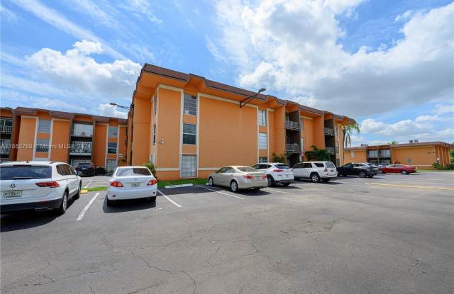 9405 SW 76th St - 9405 Southwest 76th Street, Sunset, FL 33173