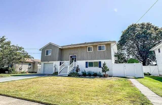 11 Marshall Street - 11 Marshall Street, East Massapequa, NY 11758