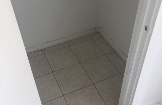 320 North Peninsula Drive - 320 North Peninsula Drive, Daytona Beach, FL 32118