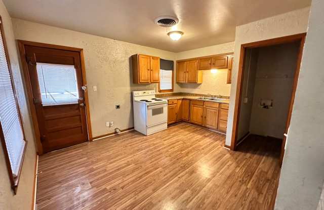 Cozy 2 Bedroom 2 Bathroom Home Gallery 4