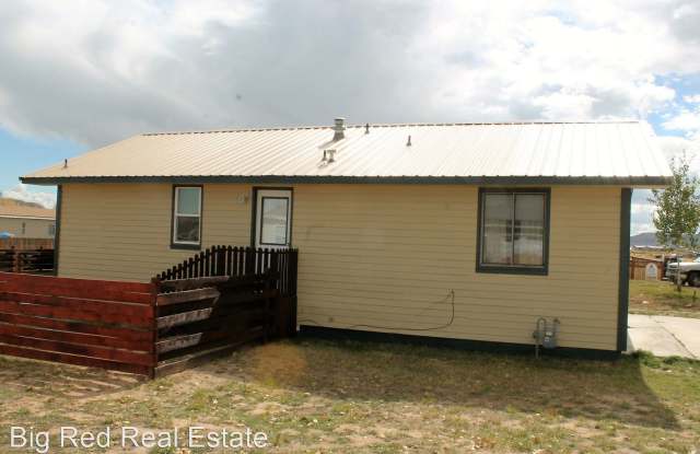411 West 4th Avenue - 411 W 4th Ave, La Barge, WY 83123