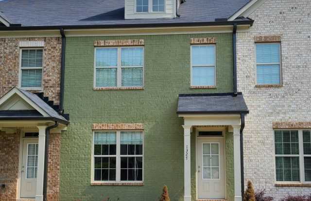 1327 Hillcrest Dr - 1327 Hillcrest Dr, Sugar Hill, GA 30518