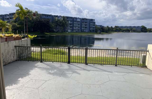 9137 Fontainebleau Boulevard photos photos