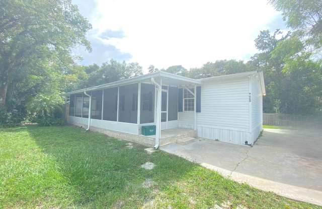 Charming 3-Bed, 2-Bath Home in the Heart of Casselberry! photos photos