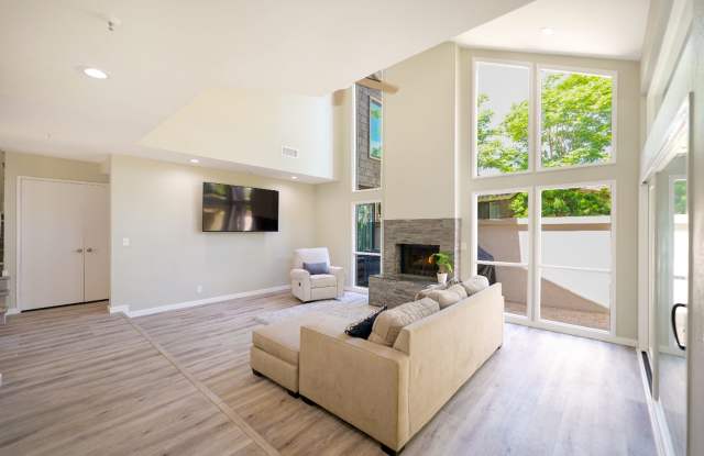 Renovated 3 Bed, 3 Bath Townhome Available NOW in Big Canyon! photos photos