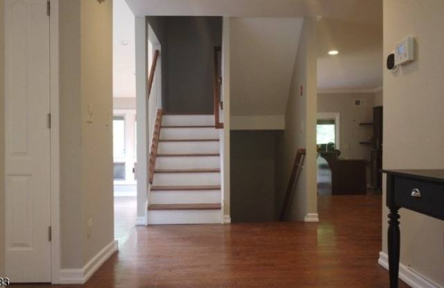 220 Butternut Dr Gallery 2