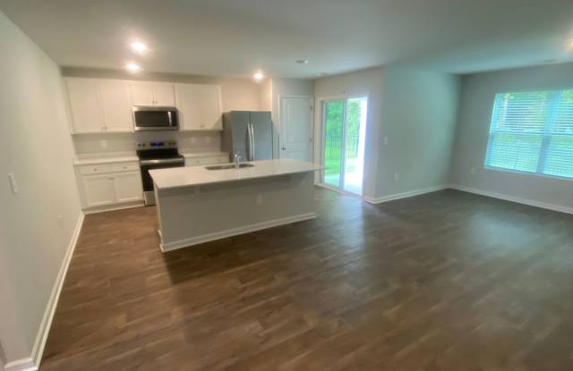 Available NOW! Introducing this beautiful 3 bed 2 bath home located in the Windsong II S/D. in Rincon, Ga! Gallery 4